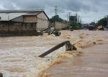 Motorists Stranded As Ravaging Flood Destroys Properties In Ibadan