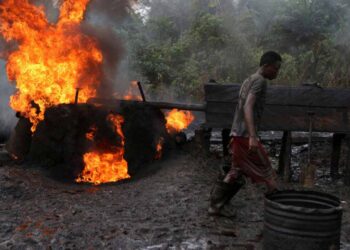 Military Destroys Illegal Crude Oil Refining Site in Rivers