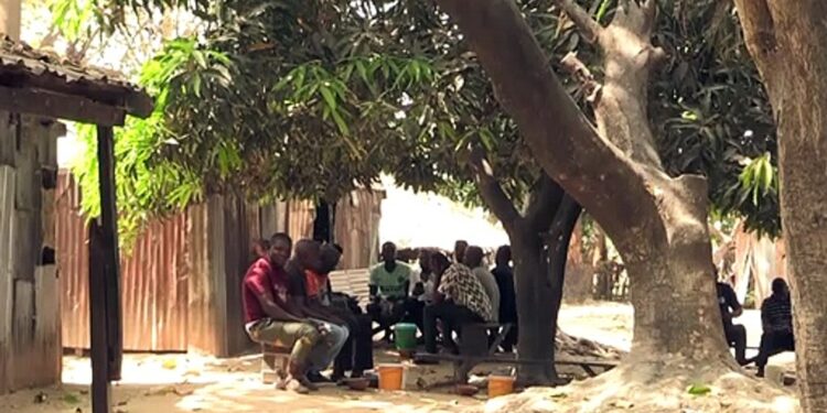 Six Friends Die After Taking Alcohol At Joint