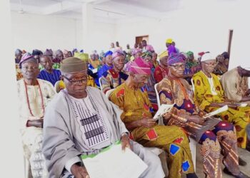 Tinubu’s Wife Doles Out N25m to 250 Elderly Citizens in Ondo
