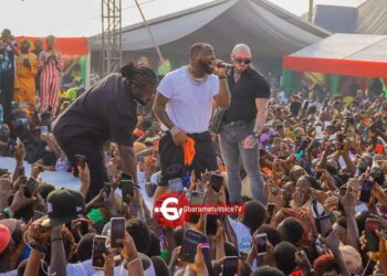 Davido Lights Up Benikrukru Christmas Carnival with Electrifying Performance