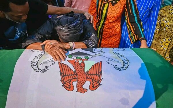 PHOTOS: Akeredolu’s Body Arrive Nigeria