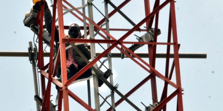 Man Prevented From Committing Suicide After Climbing Mast In Abuja