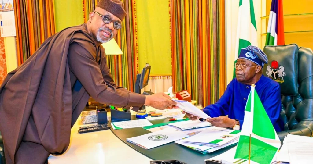 Governor Dapo Abiodun speaking in Abeokuta while backing Tinubu’s economic reforms in Nigeria