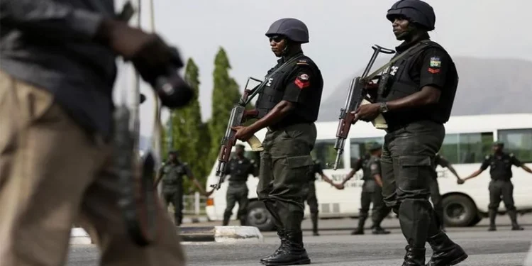 Nigerian Soldiers Brutalise Man at Ekiti Checkpoint Amid Alleged Extortion of Motorists.