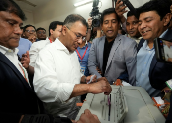 Bangladesh Nationalists Celebrate Landslide Win, Islamists Cry Foul Over Election Results