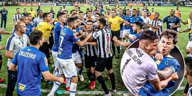 23 players sent off in Brazilian football brawl