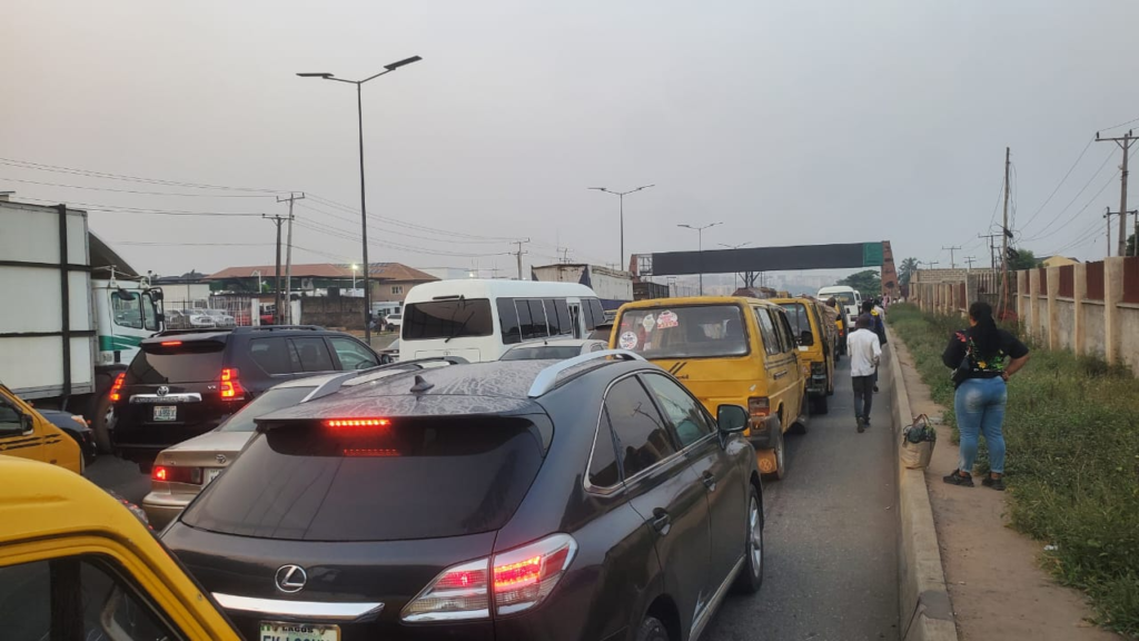 Truck somersaults on Otedola Bridge, causing traffic gridlock