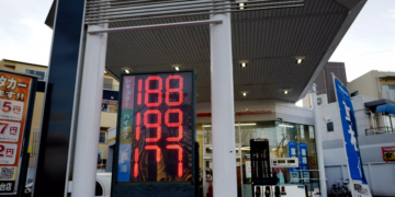 Oil rises further above $100, stocks mixed as Iran war rages