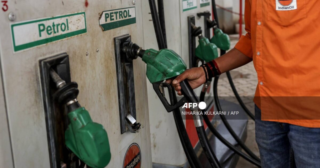 oil prices dip stocks rise