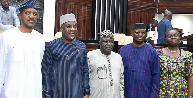 FG National Laureate Prize: How Nigerian Students Can Compete for ₦365m Research Awards